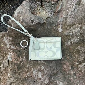 Coach Signature C Wristlet Card Holder Wallet Gray Jacquard Keychain